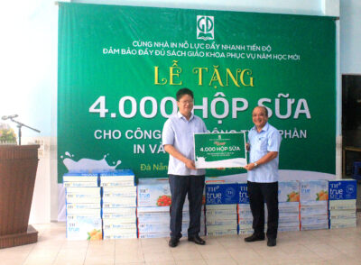 BLĐ NXBGDVN – NXBGD tại Đà Nẵng đã đến thăm, tặng quà và động viên CBCNV Công ty trong mùa cao điểm in sách giáo khoa phục vụ năm học mới.